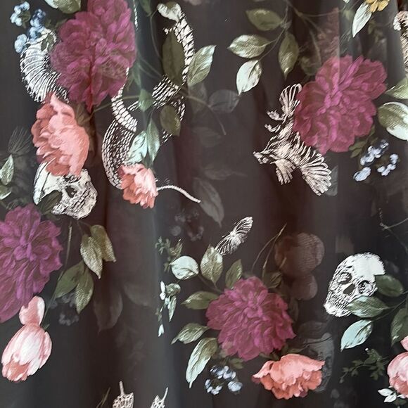 TORRID *NWT* Smocked Neck Chiffon Skull Floral Print Top - Picture 5 of 14